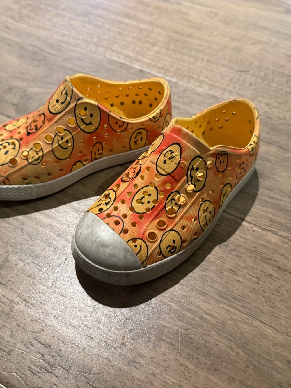 Size 9 Native Kids Orange Smiley Face Slip-On Sneakers waterproof shoe
